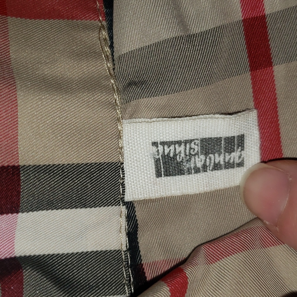 Beautiful jacket with similar burberry pattern - Picture 6 of 9